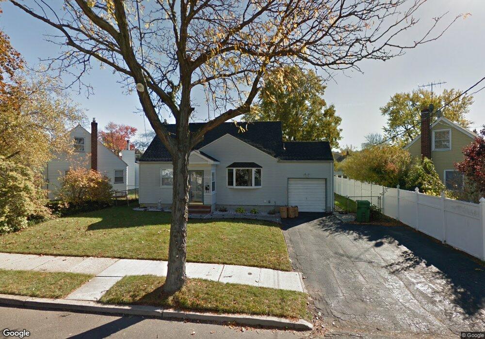 525 Exeter Rd, Linden, NJ 07036 - photo 1