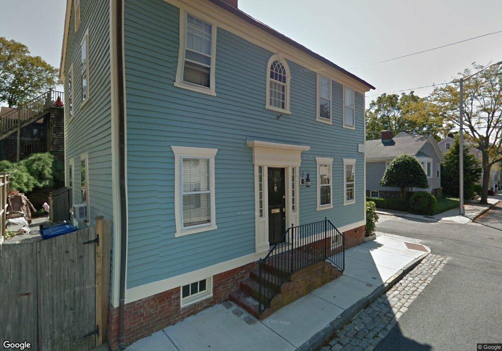 19 Mount Vernon St, Newport, RI 02840 - photo 1