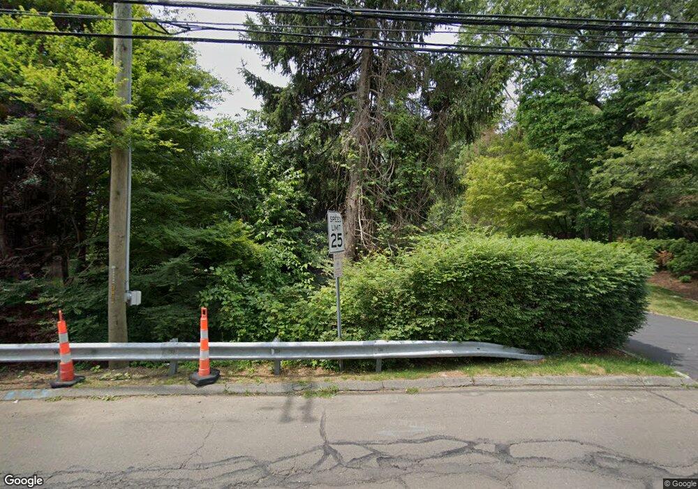 215 Grumman Ave, Norwalk, CT 06851 - photo 1