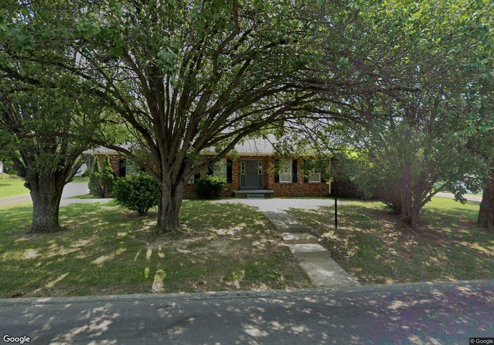 112 Oakwood Dr, Berea, KY 40403 - photo 1