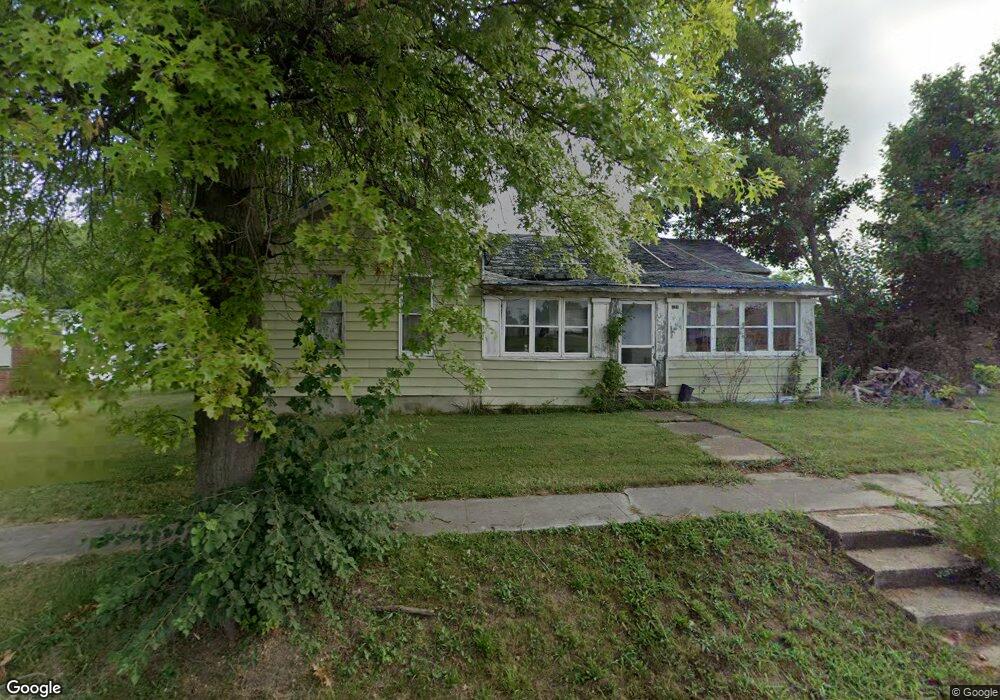 131 W Springfield St, Virginia, IL 62691 - photo 1