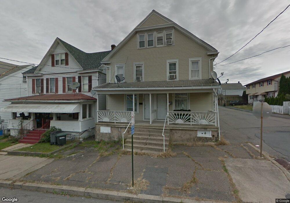 725 Lincoln St, Hazleton, PA 18201 - photo 1