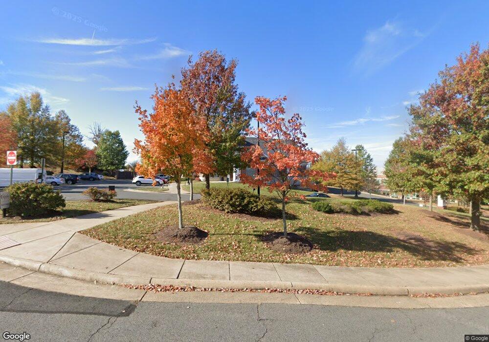 21361 Gentry Dr, Sterling, VA 20166 - photo 1