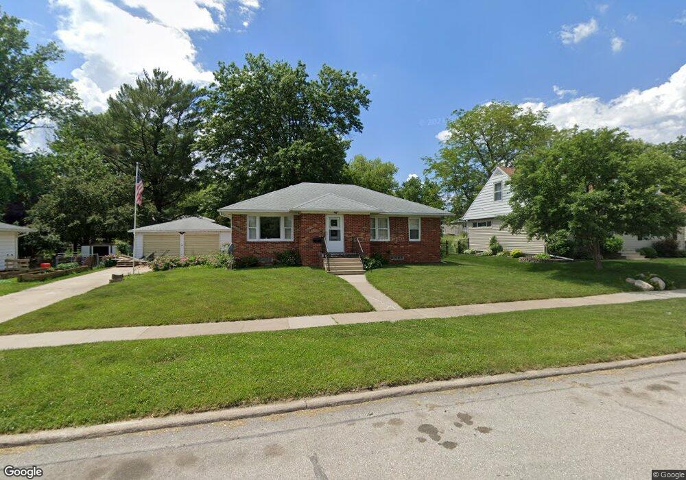 416 N Division St, Cedar Falls, IA 50613 - photo 1