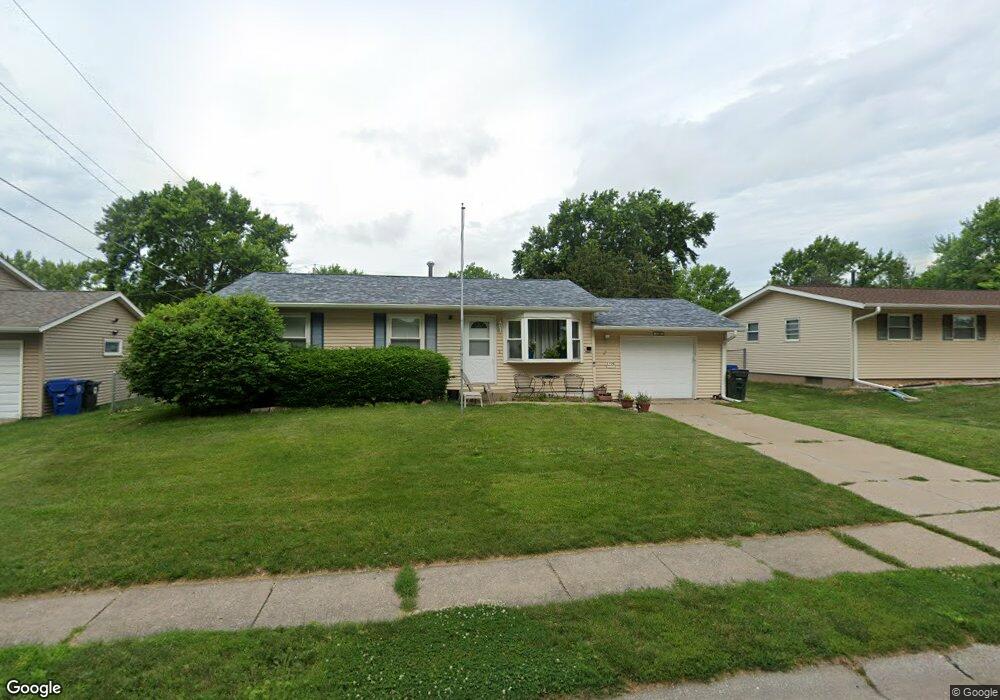 5106 Warren St, Davenport, IA 52806 - photo 1