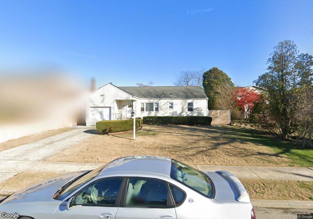 1105 Ott Ln, Merrick, NY 11566 - photo 1