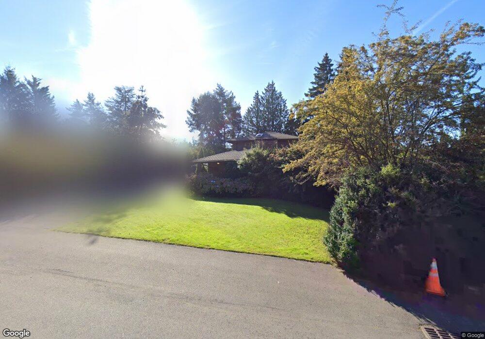 8329 Hunts Point Cir, Hunts Point, WA 98004 - photo 1