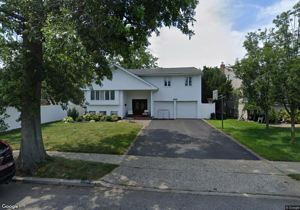 2039 Ellen Dr, Merrick, NY 11566 - photo 1