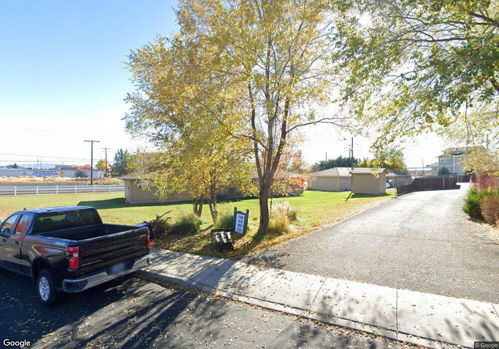 1554 SW Reindeer Ave, Redmond, OR 97756 - photo 1