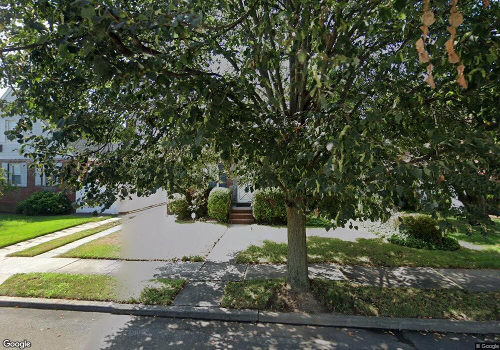 615 9th St, West Hempstead, NY 11552 - photo 1