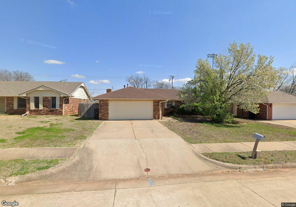 2012 E Hills Dr, Moore, OK 73160 - photo 1