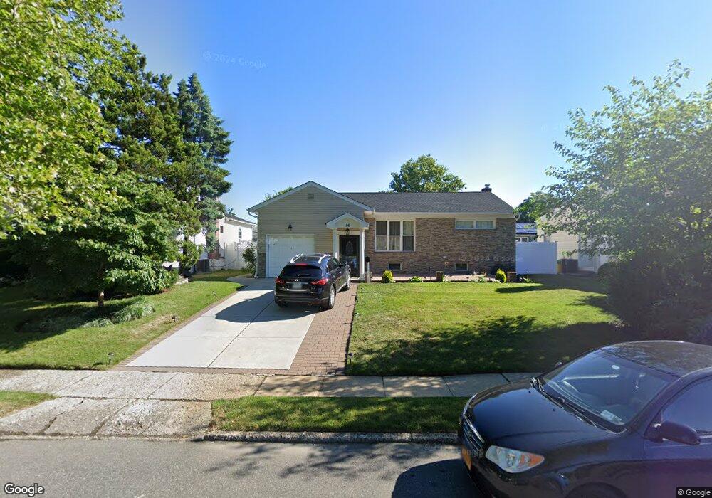 16 Eastwood Ln, Valley Stream, NY 11581 - photo 1