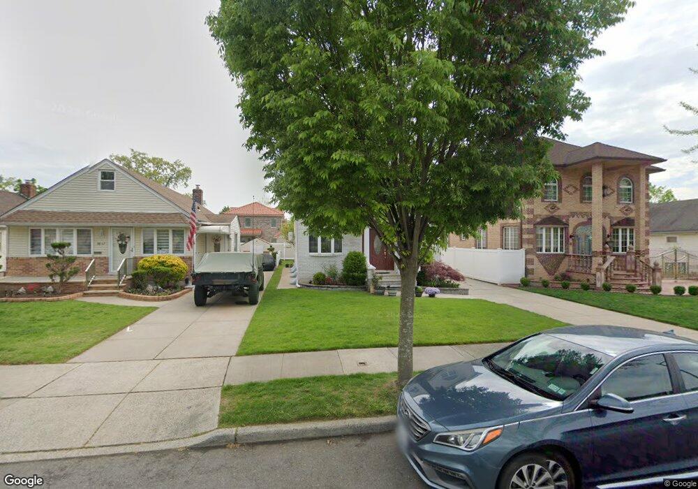 8051 266th St, Glen Oaks, NY 11004 - photo 1