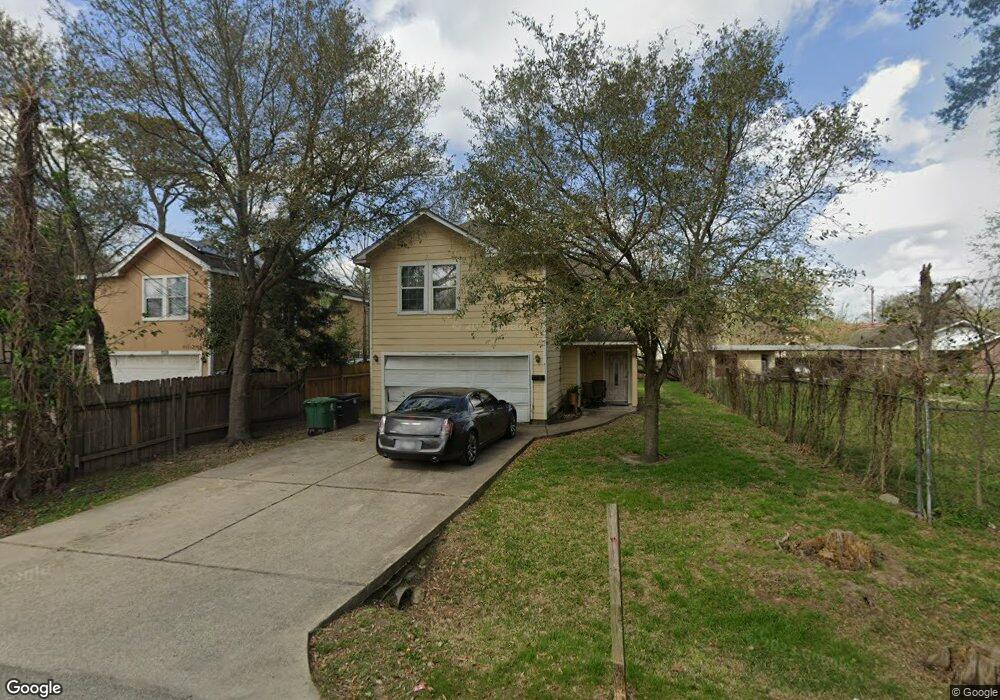 711 Warner St, Houston, TX 77022 - photo 1