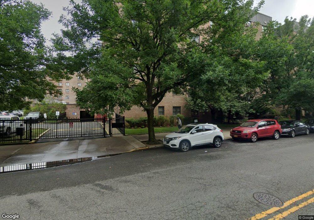 31-31 138th St unit k, Flushing, NY 11354 - photo 1