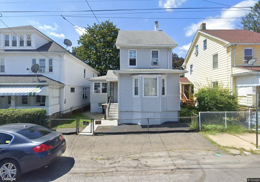 864 N Locust St, Hazleton, PA 18201 - photo 1