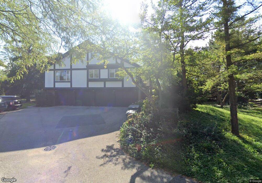 150 Park Dr unit 150, Glenview, IL 60025 - photo 1