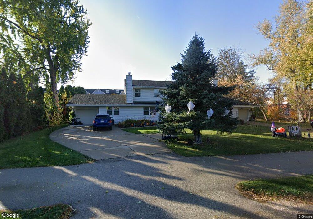 818 Wells St, Delafield, WI 53018 - photo 1