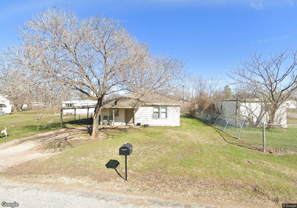 603 NW Locust Ave, Cache, OK 73527 - photo 1