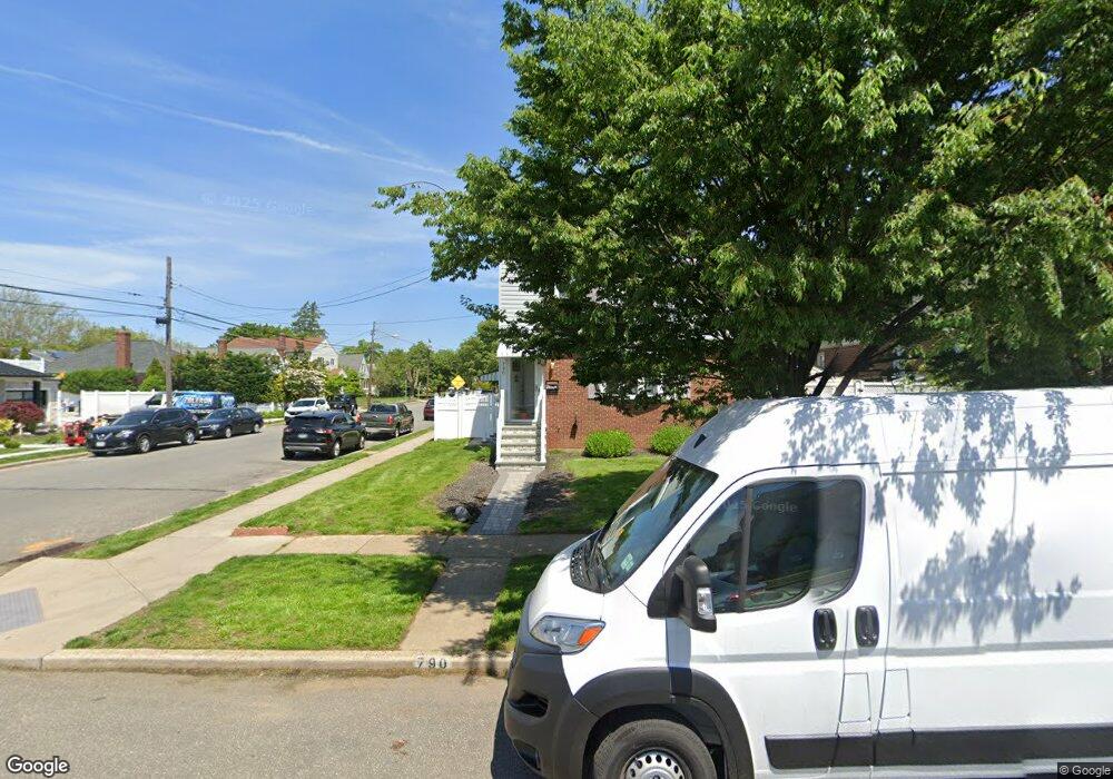 790 Fenworth Blvd, Franklin Square, NY 11010 - photo 1