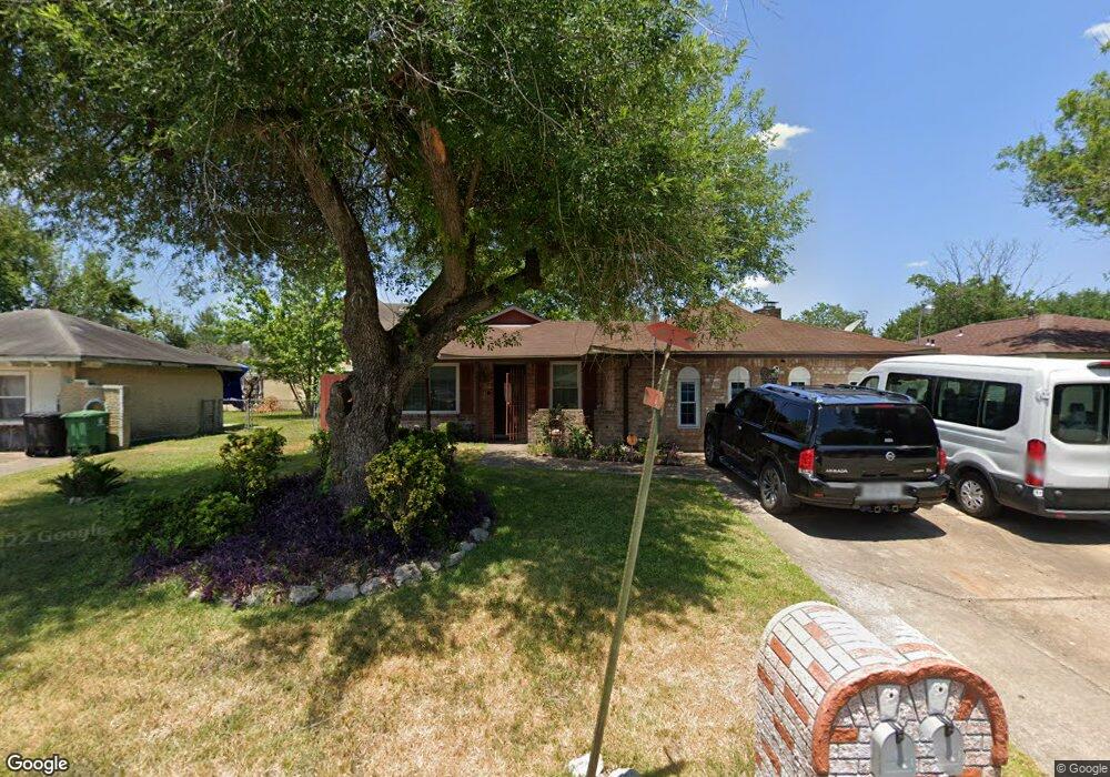 8823 Glenhouse Dr, Houston, TX 77088 - photo 1