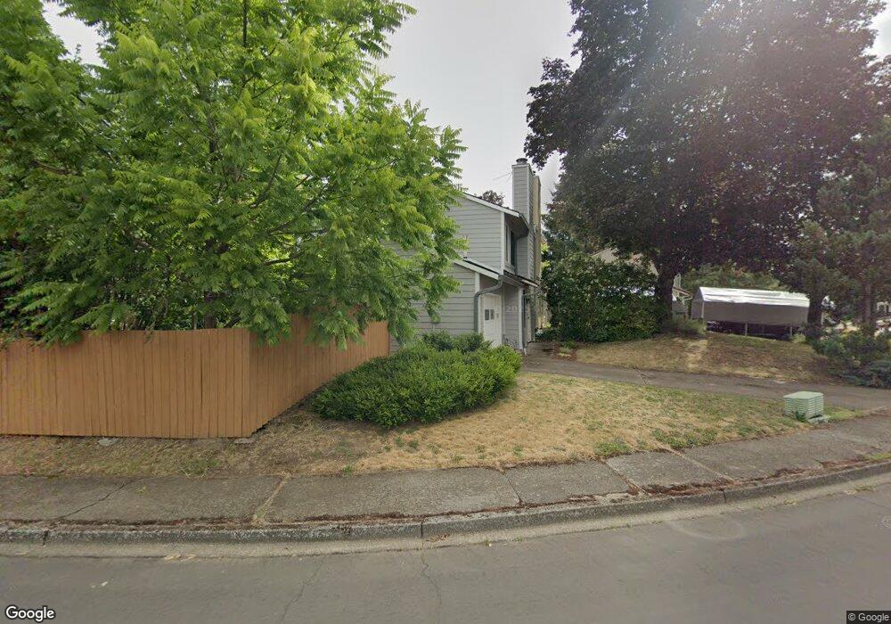 301 E Mountainview Ct, Newberg, OR 97132 - photo 1