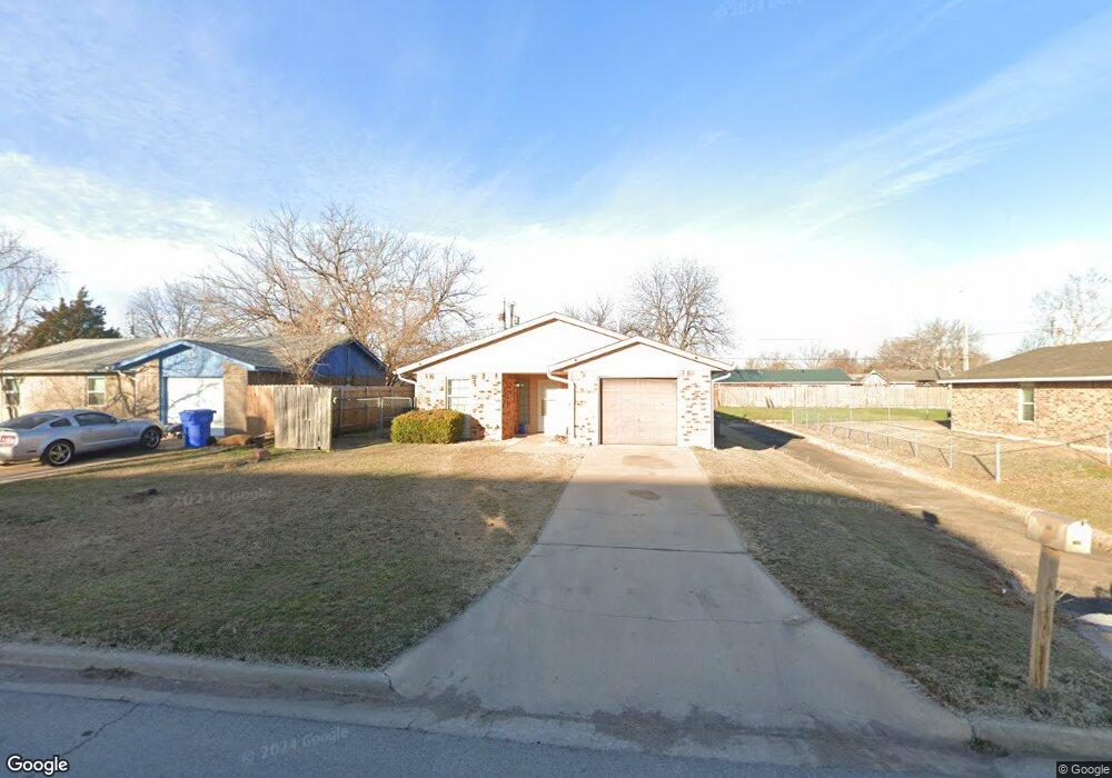 208 Deer Dr, Cache, OK 73527 - photo 1