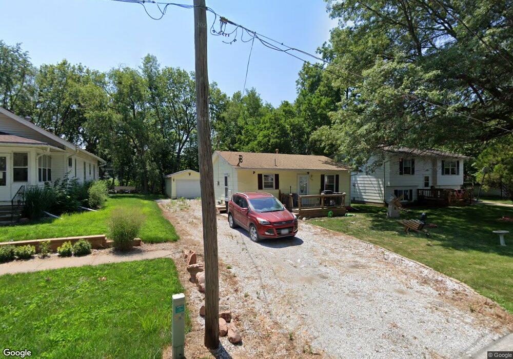908 W Summit Ave, Shenandoah, IA 51601 - photo 1