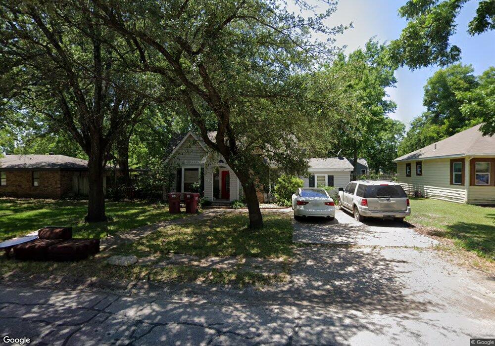 717 Cedar St, Bonham, TX 75418 - photo 1