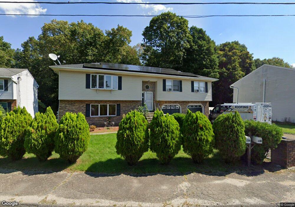 136 Madera Dr, Waterbury, CT 06704 - photo 1