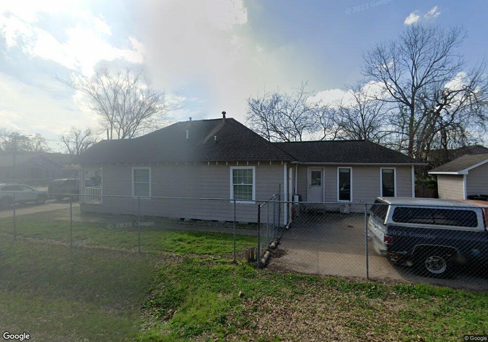 923 Lindale St, Houston, TX 77022 - photo 1