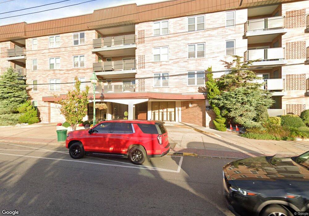 360 Central Ave unit 318-319, Lawrence, NY 11559 - photo 1