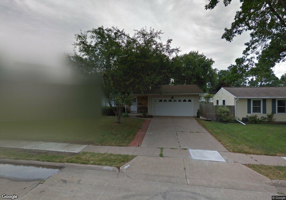 2122 W 35th St, Davenport, IA 52806 - photo 1