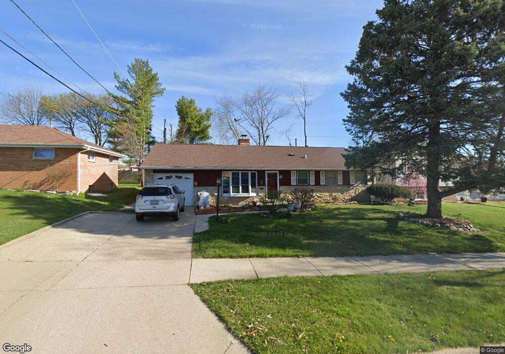 2230 University Ave, Waukegan, IL 60085 - photo 1