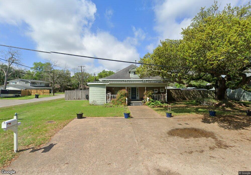 2924 Avenue K, Bay City, TX 77414 - photo 1