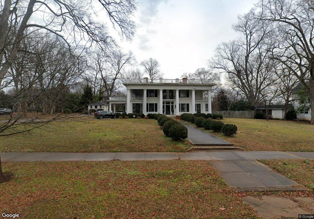 404 College St, Oxford, NC 27565 - photo 1