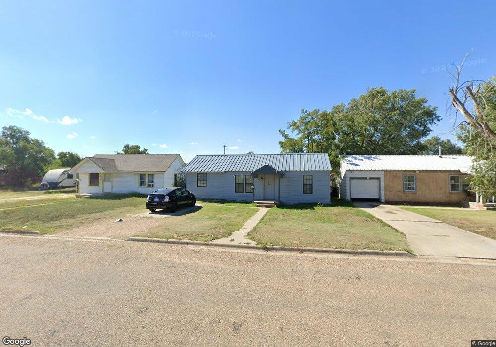 317 N Porter Ave, Dumas, TX 79029 - photo 1