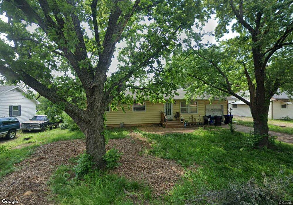 2721 SE Jefferson St, Topeka, KS 66605 - photo 1