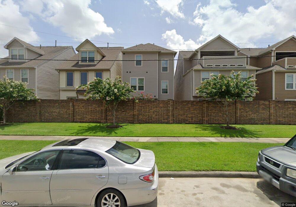 1711 Red Oak Point Dr, Houston, TX 77055 - photo 1