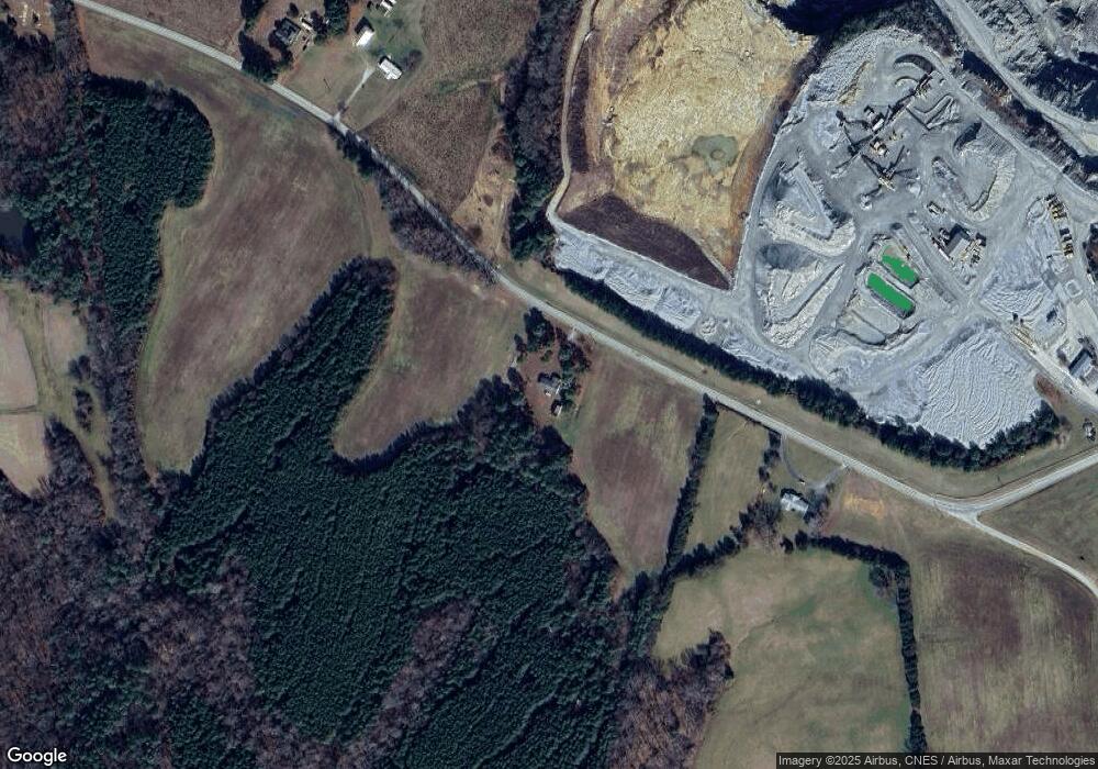 962 Skyline Rd, South Hill, VA 23970 - photo 1