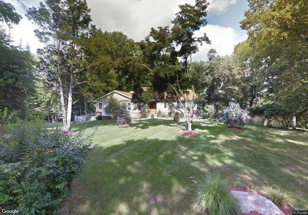 142 Barclay Dr, Stamford, CT 06903 - photo 1