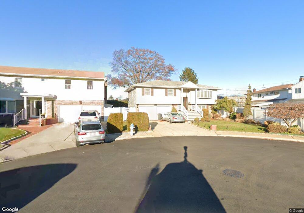 892 Jennie Ct, North Bellmore, NY 11710 - photo 1