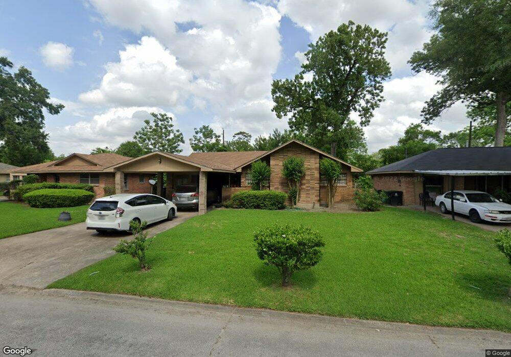 10206 Bretton Dr, Houston, TX 77016 - photo 1