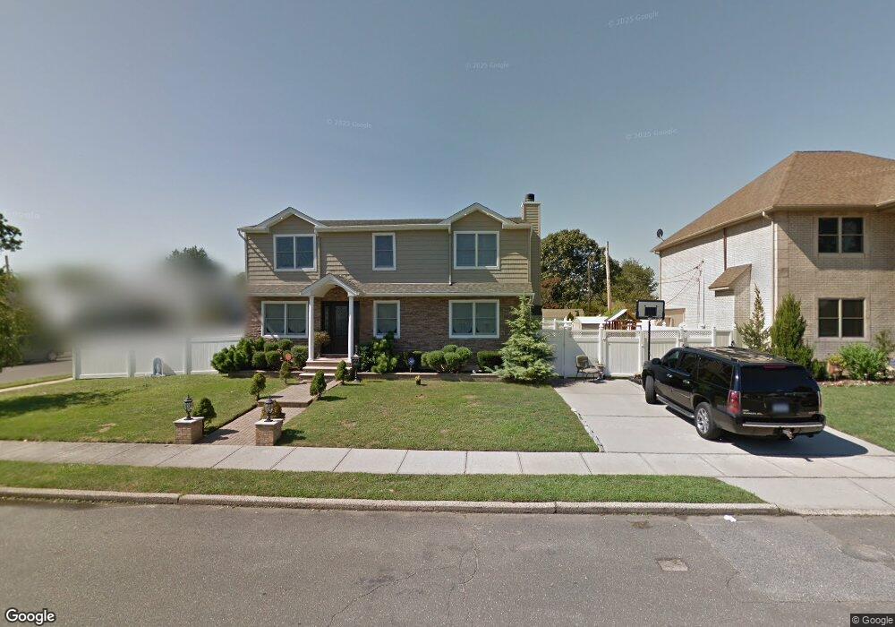 747 Carlyle Ave, Franklin Square, NY 11010 - photo 1