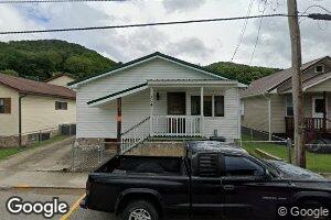 104 2nd Ave, Glasgow, WV 25086