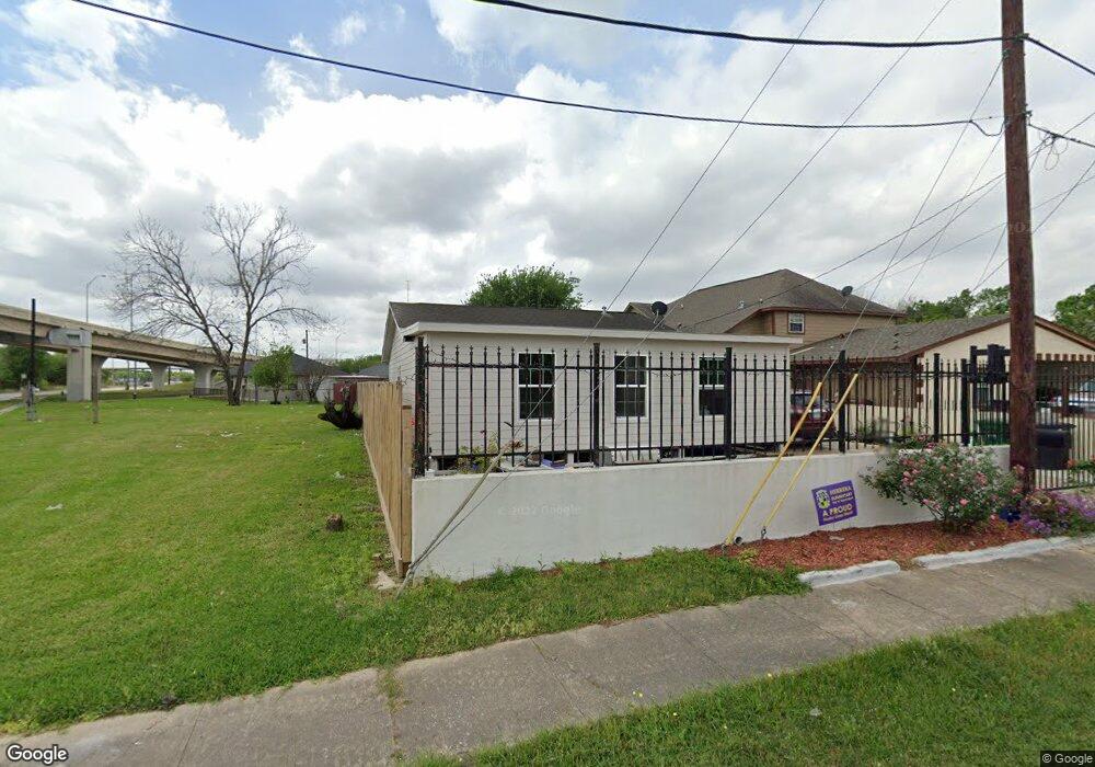 3602 Caplin St, Houston, TX 77026 - photo 1
