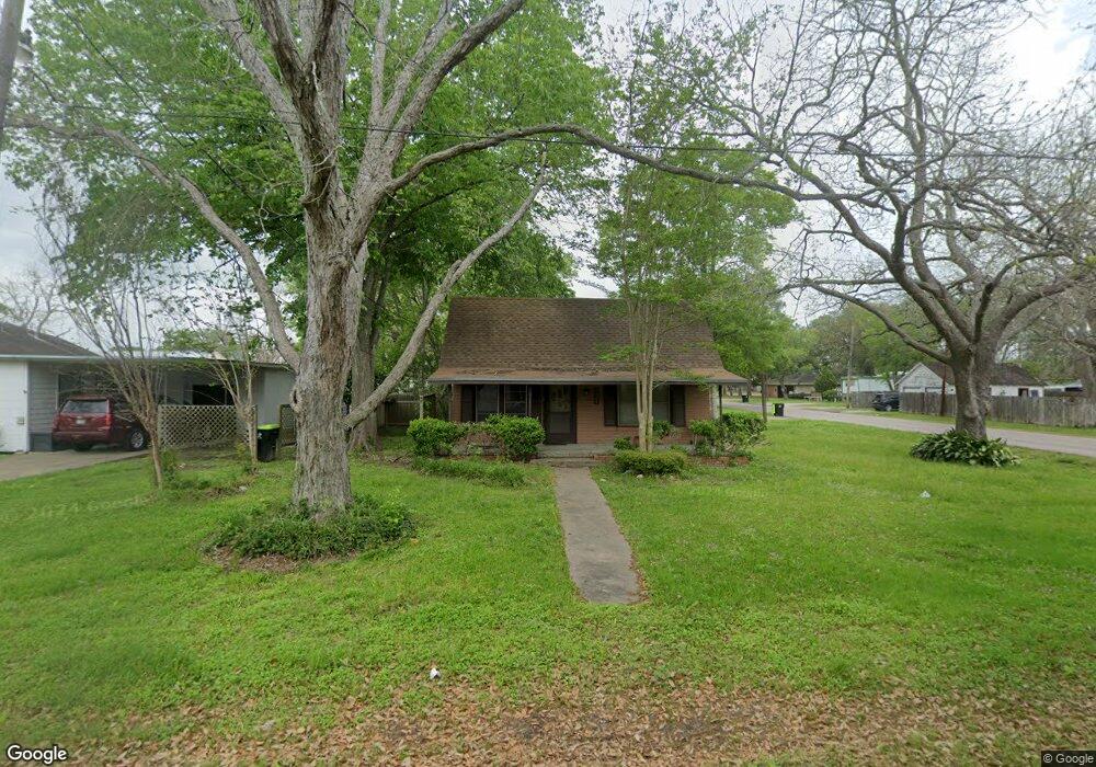 2321 9th St, Bay City, TX 77414 - photo 1