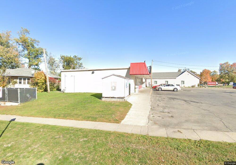 702 1st Ave E, Newton, IA 50208 - photo 1