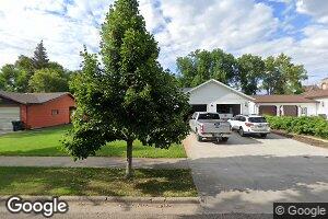 18 5th St NW, Hazen, ND 58545