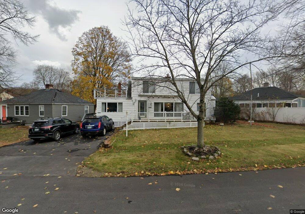 534 Colonial Dr, Portsmouth, NH 03801 - photo 1